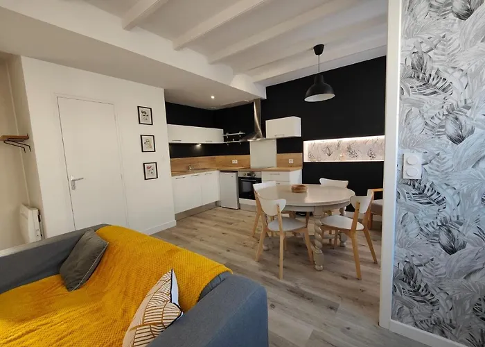 Charmante Maison De , 4 Personnes , بيت للعطل ليزيربييه